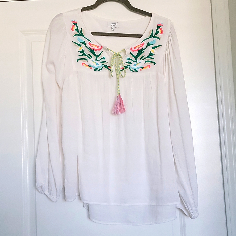 Women's Crown & Ivy embroidered peasant blouse L